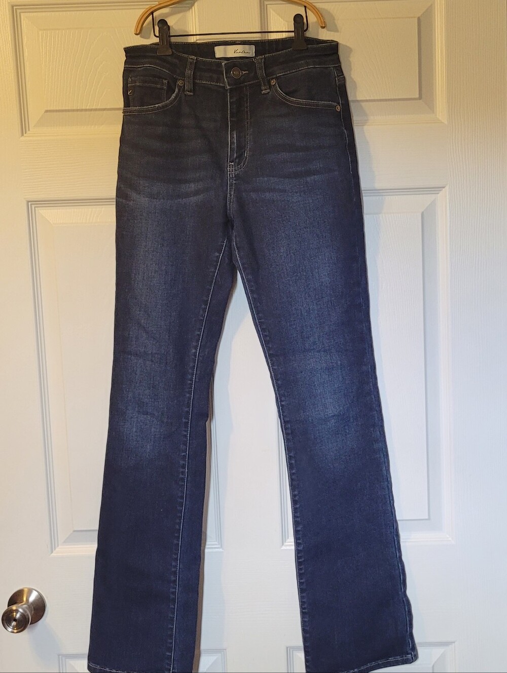 Kancan Womans Bootcut Jeans. Size 27
